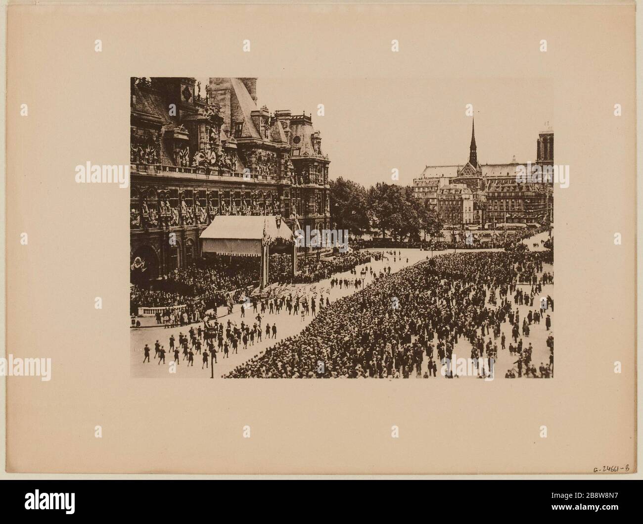 La parata della Legione americana di fronte al Municipio, 29 settembre 1927 Foto Stock