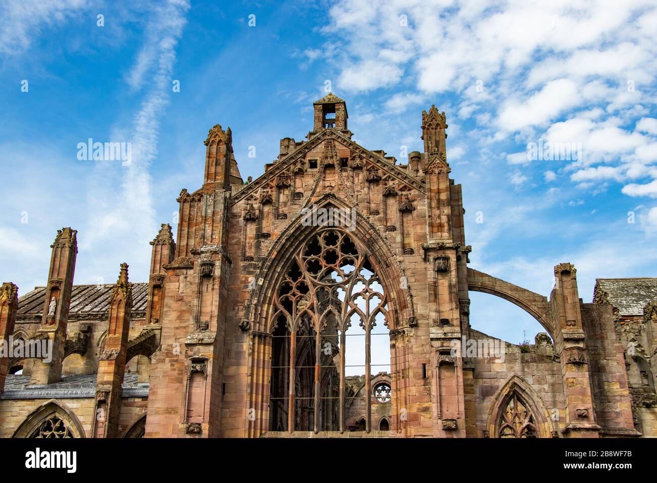 Passeggia per la storica abbazia di Melrose in Gran Bretagna nel Regno Unito Foto Stock
