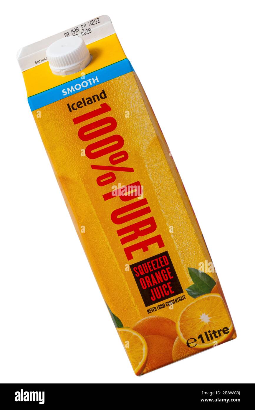 Cartone di Islanda 100% succo d'arancia liscio spremuto puro mai da concentrato isolato su fondo bianco Foto Stock