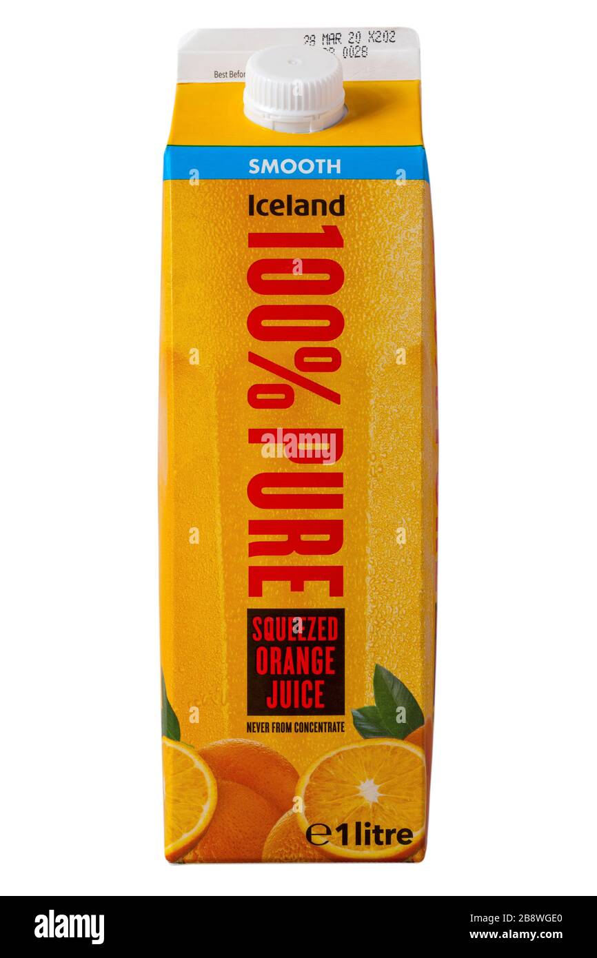 Cartone di Islanda 100% succo d'arancia liscio spremuto puro mai da concentrato isolato su fondo bianco Foto Stock