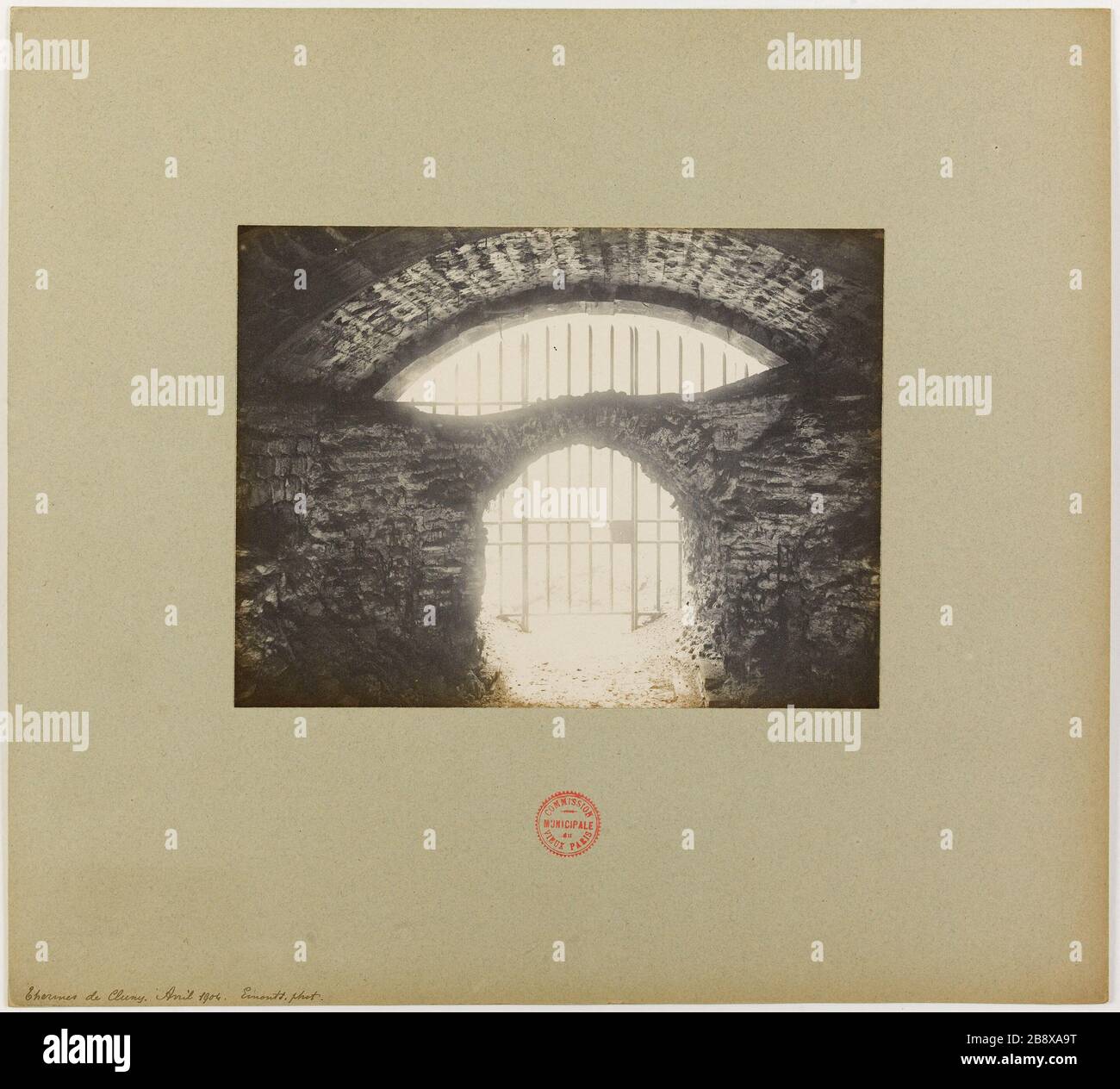 Thermes de Cluny, nel 1904 aprile, 5 ° arrondissement, Parigi. Thermes de Cluny. Aprile 1904. Thermes de Cluny. Parigi (Vème arr.). Photographie de Pierre Emonts (1831-1912). Albuminé di papier, avril 1904. Parigi, musée Carnavalet. Foto Stock