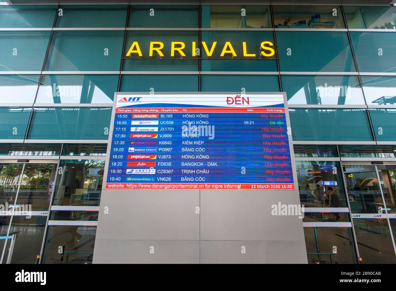 Da Nang, Vietnam. 22 marzo 2020. L'aeroporto internazionale di da Nang è abbandonato dopo che il primo ministro del Vietnam ha ordinato la sospensione di tutti i voli internazionali. Il Vietnam ha anche sospeso l'ingresso di tutti gli stranieri dal 22 marzo 2020, per limitare la diffusione del COVID-19. (Photo credit: Gonzales Photo - Michael Hornbogen). Foto Stock