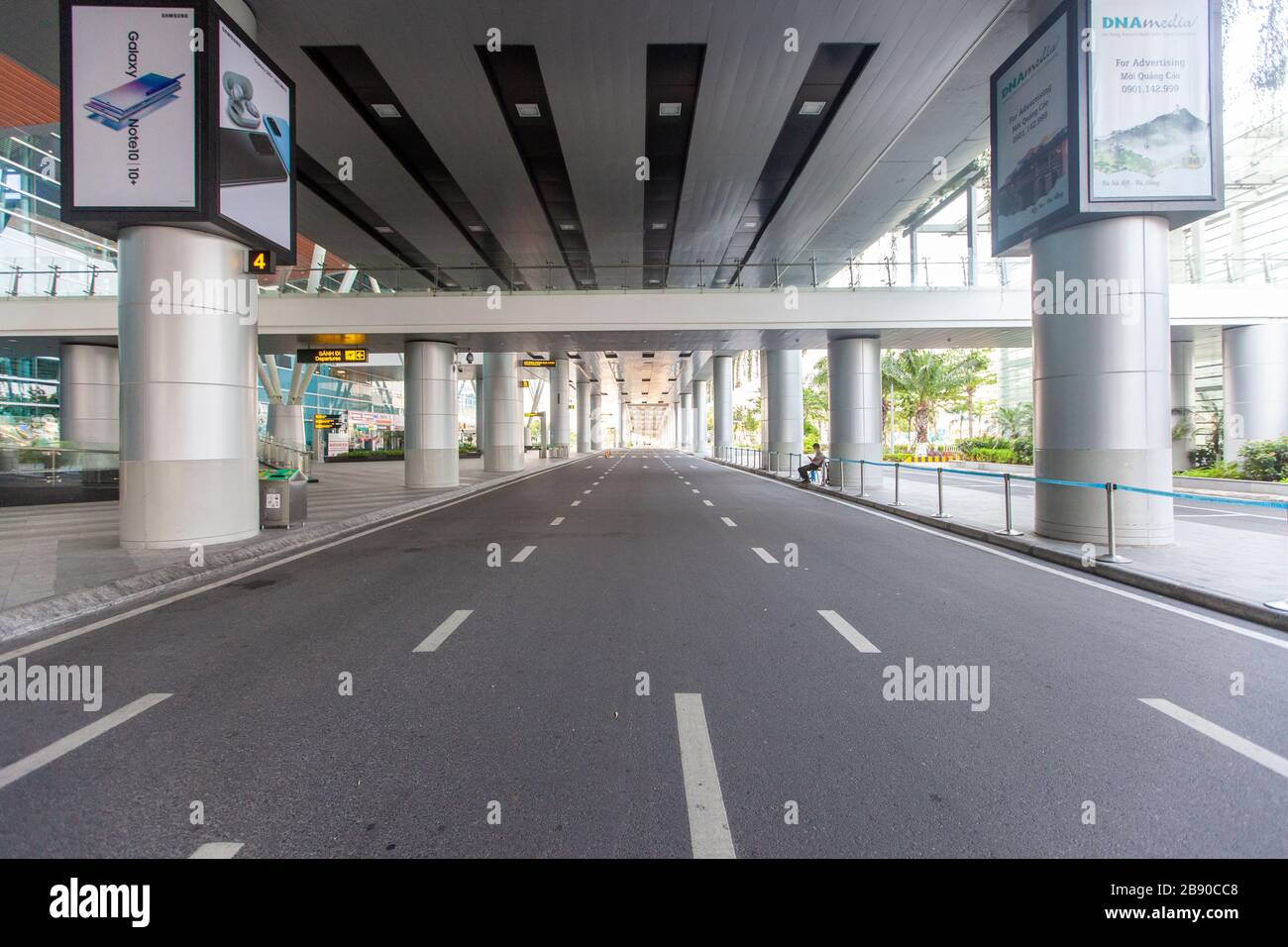 Da Nang, Vietnam. 22 marzo 2020. L'aeroporto internazionale di da Nang è abbandonato dopo che il primo ministro del Vietnam ha ordinato la sospensione di tutti i voli internazionali. Il Vietnam ha anche sospeso l'ingresso di tutti gli stranieri dal 22 marzo 2020, per limitare la diffusione del COVID-19. (Photo credit: Gonzales Photo - Michael Hornbogen). Foto Stock