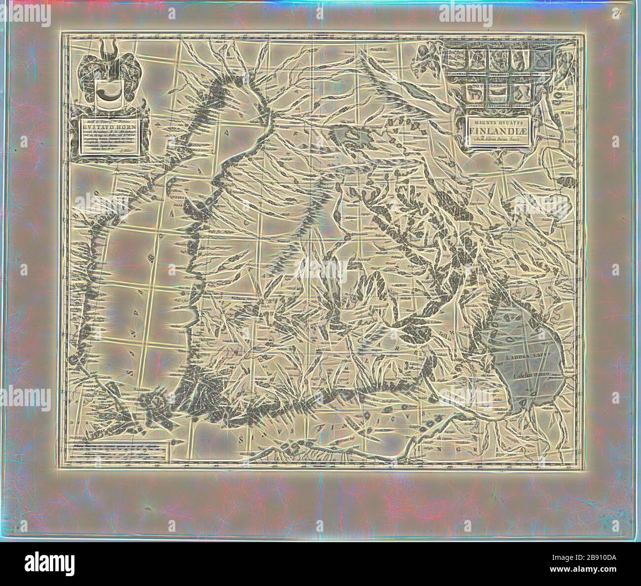 Mappa, Magnus ducatus Finlandiæ Nova et accurata delineatio, Copperplate print, Reimagined by Gibon, design di calore allegro di luminosità e raggi di luce radianza. Arte classica reinventata con un tocco moderno. La fotografia ispirata al futurismo, che abbraccia l'energia dinamica della tecnologia moderna, del movimento, della velocità e rivoluziona la cultura. Foto Stock