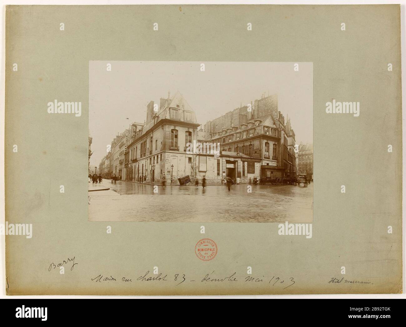 Casa rue Charlot 83 - demolita nel maggio 1903 / Hotel Mascri. Vista dell'hotel Mascri, 83 rue Charlot 3 ° arrondissement, Parigi Barry, Jean. Maison rue Charlot 83 - démolie mai 1903/ Hôtel Mascri. 'Vue extérieure de l'hôtel Mascri, 83 rue Charlot, 3ème circondario, Parigi'. En 1907-1907. Parigi, musée Carnavalet. Foto Stock