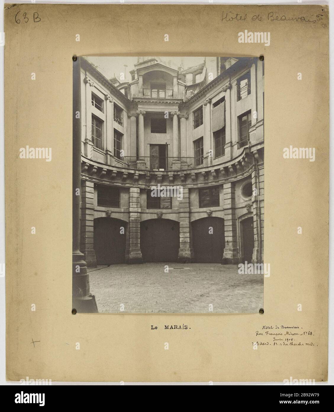 Hotel Beauvais / le Marais / Hotel Beauvais / Rue François Miron n. 68. / Giugno 1905. Hotel Beauvais, 68 François Miron Street, 4 ° distretto, Parigi. Giugno 1905. Le Marais. Hôtel de Beauvais, 68 rue François-Miron, Parigi (IVème arr.). Photographie de J. Bitard. Tigre au gélatino-bromure d'argent. Juin 1905. Parigi, musée Carnavalet. Foto Stock