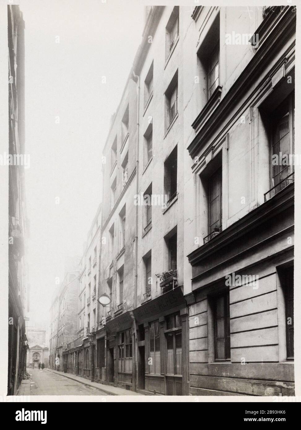 18 Rue des Jardins St. Paul. Hotel des Alpes 18 rue Jardins St. Paul, 4 ° distretto, Parigi. "Hôtel des Alpes, 18 rue Jardins-Saint-Paul, Parigi (IVème arr.)". Photographie d'Albert Cayeux. Tigre au gélatinobromure d’argent. Entre 1941 e 1943. Parigi, musée Carnavalet. Foto Stock