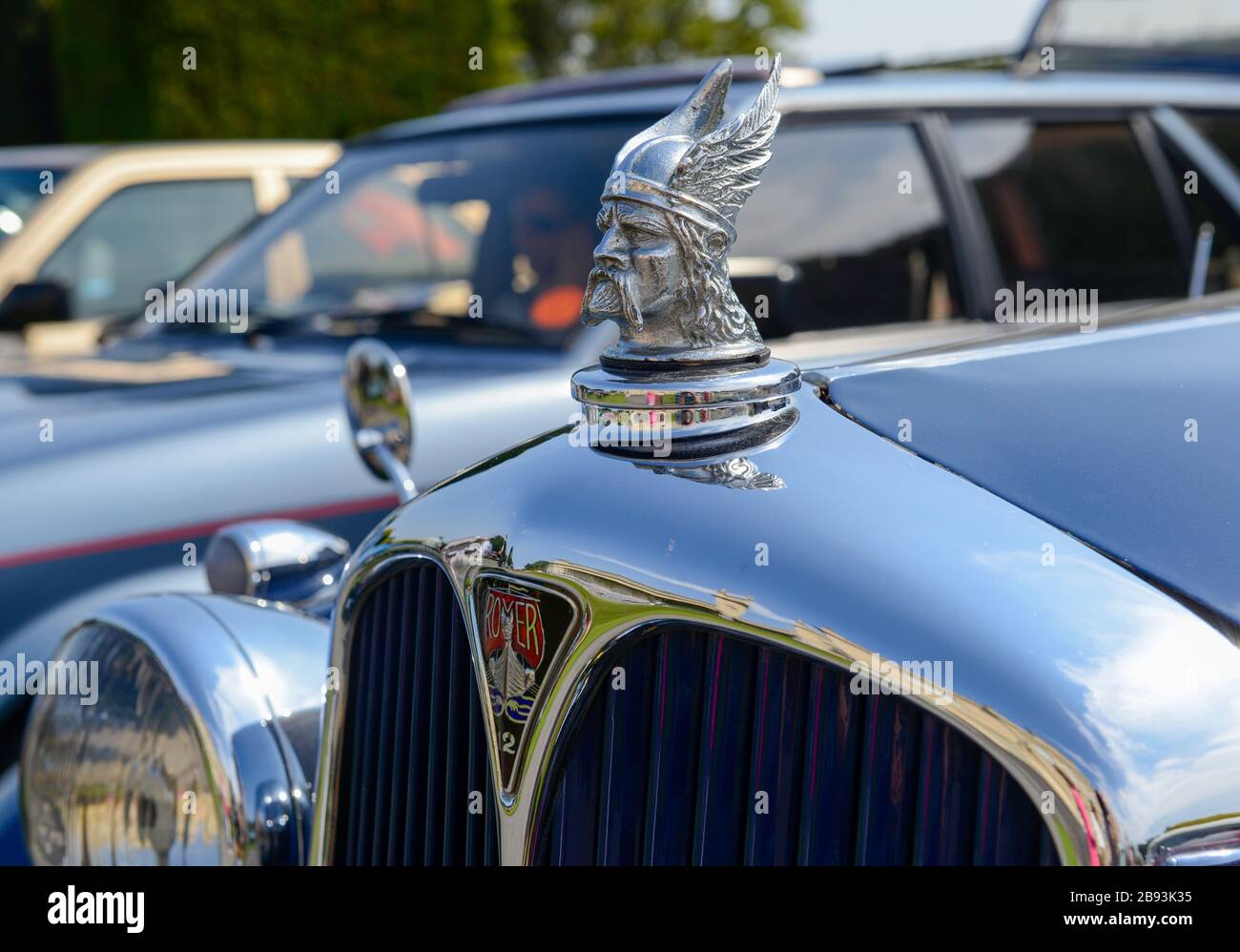 Radiatore per auto classica Rover 12 con tappo del radiatore con testa viking intagliata Foto Stock