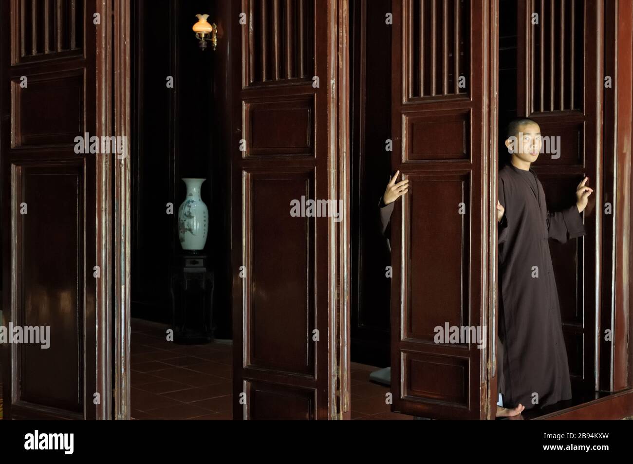 Persiane e monaci a Thien Mu pagoda a Hue, Vietnam Foto Stock