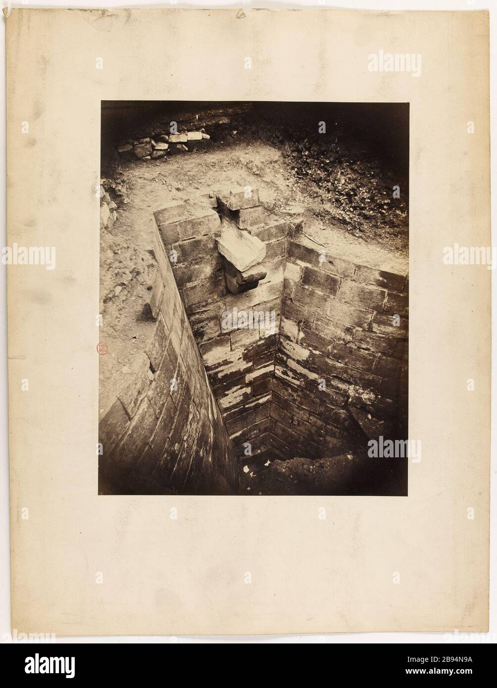 Resti di un muro difensivo vestiges d'un mur de défense. Anonima fotographie. Tirage sur papier albuminé. Parigi, musée Carnavalet. Foto Stock