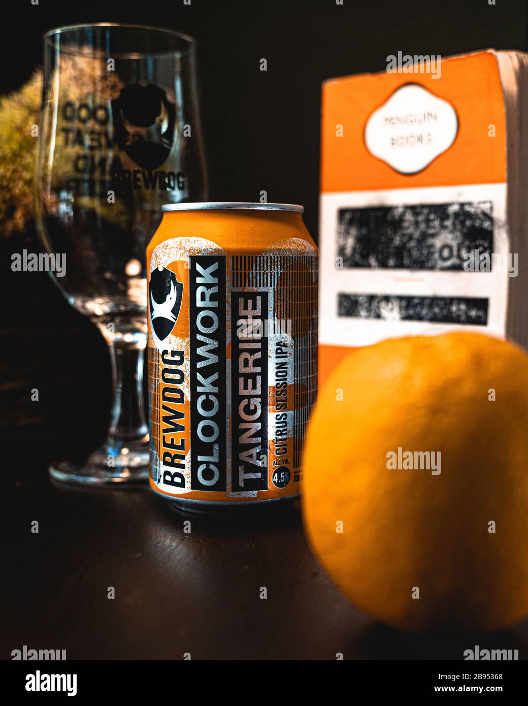 BrewDog birra Clockwork Tangerine IPA 4.5% è infuso con prodotto di tangerina colpo Foto Stock