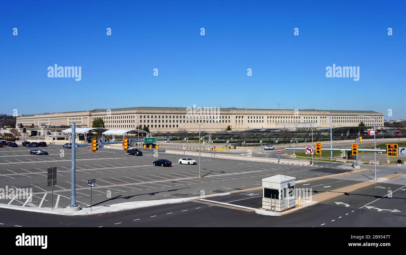 ARLINGTON, VA -23 FEB 2020- Vista dell'edificio del Dipartimento della Difesa degli Stati Uniti (DOD), conosciuto come il Pentagono, situato in Arlington, Foto Stock