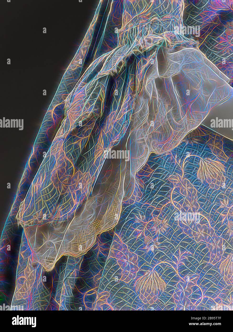 Abito, circa 1760, broccato di seta con trama e ordito supplementare di seta, centro posteriore 57-1/2 in., tessile e arti di moda, reimmaginata da Gibon, disegno di calore allegro di luminosità e raggi di luce radianza. Arte classica reinventata con un tocco moderno. La fotografia ispirata al futurismo, che abbraccia l'energia dinamica della tecnologia moderna, del movimento, della velocità e rivoluziona la cultura. Foto Stock