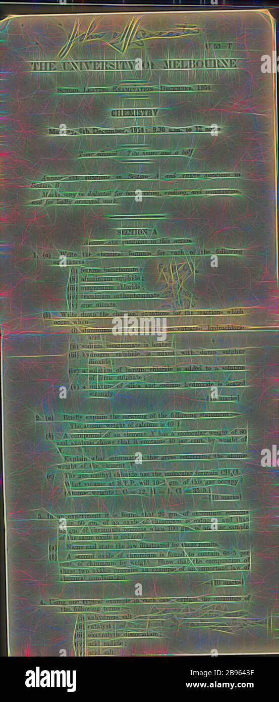 Examination Paper - Chemistry, University of Melbourne, 6 dicembre 1954, University of Melbourne School Leaving Chemistry Exam, 1954. I candidati avevano 2 1/2 ore per rispondere a tutte le domande della sezione A e tre domande della sezione B. i marchi potevano essere dedotti per scrittura, ortografia, grammatica o espressione non corretta. L'esame si è tenuto presso il Palazzo delle Esposizioni (REB) il 6 dicembre 1956. Il REB continua ad ospitare esami universitari alla fine del primo e del secondo, Reimagined by Gibon, design di calda allegra luce di luminosità e di radianza dei raggi di luce. Arte classica reinventata con un tocco moderno. PH Foto Stock