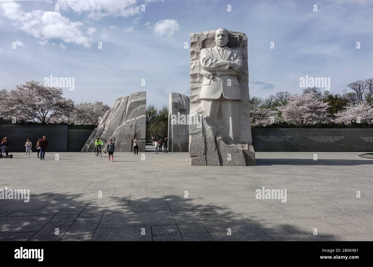 Il Martin Luther King Memorial, Washington, DC, la pietra della speranza emerge dalla montagna della disperazione nel West Potomac Park. Foto Stock