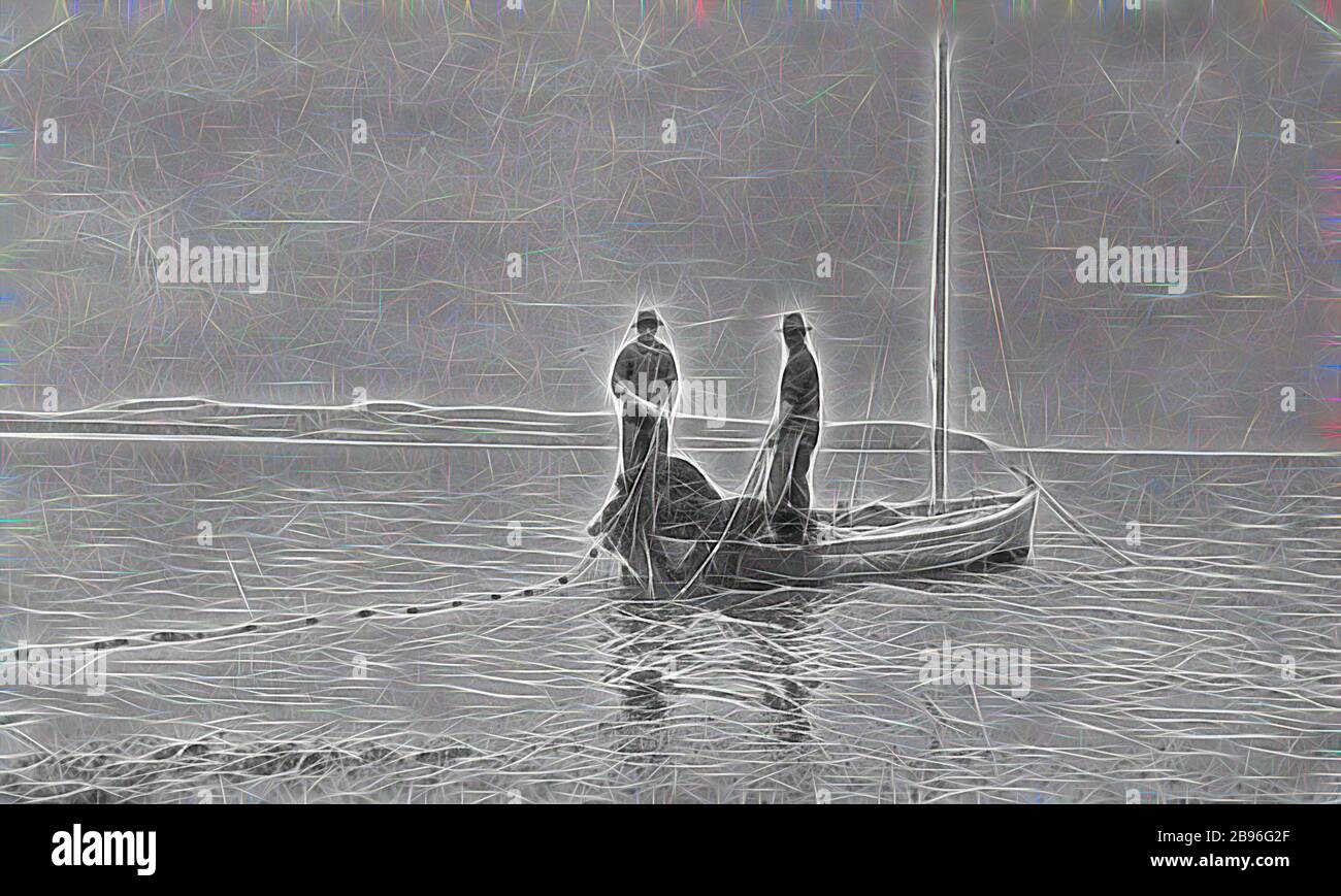 Negativo - Westernport Bay, Victoria, circa 1915, due uomini che stendono una rete da pesca da una barca., Reimagined da Gibon, disegno di calore allegro di luminosità e raggi di luce radianza. Arte classica reinventata con un tocco moderno. La fotografia ispirata al futurismo, che abbraccia l'energia dinamica della tecnologia moderna, del movimento, della velocità e rivoluziona la cultura. Foto Stock