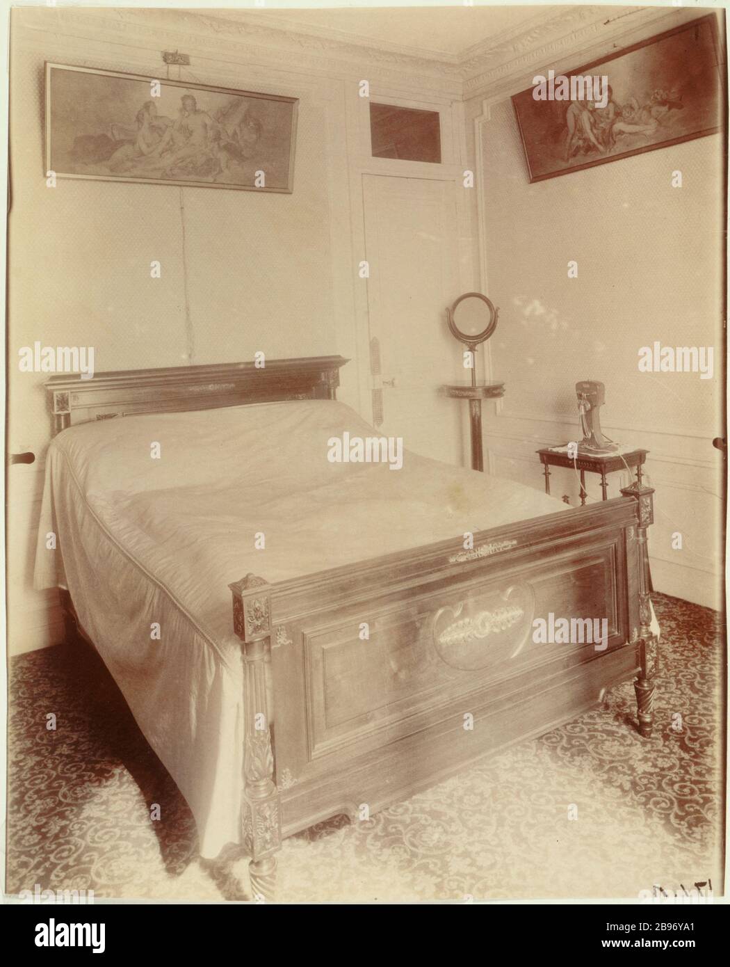 ALL'INTERNO del MR M - FINANZIARIO - AVENUE ELYSEE-RECLUS CHAMP DE MARS 'Intérieur de Monsieur M., finanziere, avenue Elisée-Reclus, Champ-de-Mars', Parigi (VIIème arr.), 1910. Photographie d'Eugène Atget (1857-1927). Parigi, musée Carnavalet. Foto Stock ALL'INTERNO del MR M - FINANZIARIO - AVENUE ELYSEE-RECLUS CHAMP DE MARS 'Intérieur de Monsieur M., finanziere, avenue Elisée-Reclus, Champ-de-Mars', Parigi (VIIème arr.), 1910. Photographie d'Eugène Atget (1857-1927). Parigi, musée Carnavalet. Foto Stock
