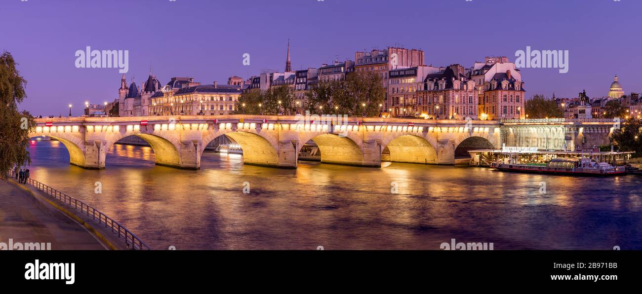 Pont Neuf, la Conciergerie e gli edifici di Ile-de-la-Cité, Parigi, Ile-de-France, Francia Foto Stock