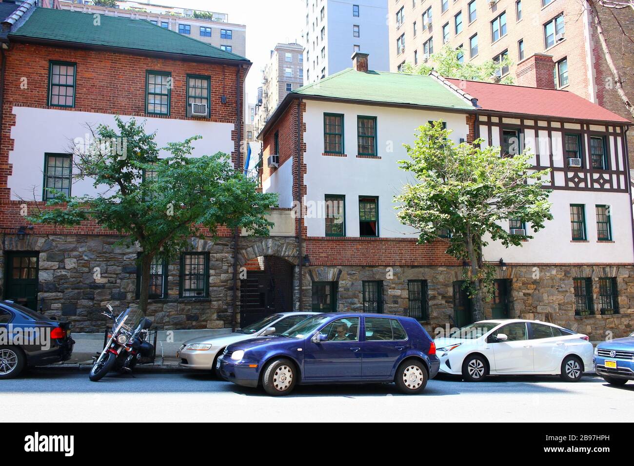 Pomander Walk è un complesso di appartamenti cooperativo situato sull'Upper West Side, Manhattan il 25 LUGLIO 2019 a New York, USA. (Foto di Wojciech Mig Foto Stock