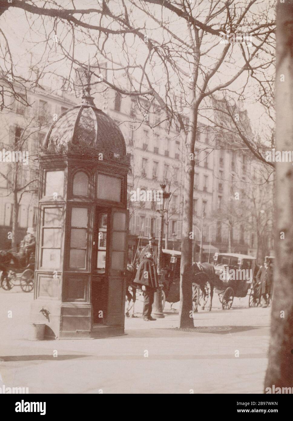 Passeggiate in carrozza Fiacres. Parigi. Photographie d'Eugène Atget (1857-1927). Parigi, musée Carnavalet. Foto Stock