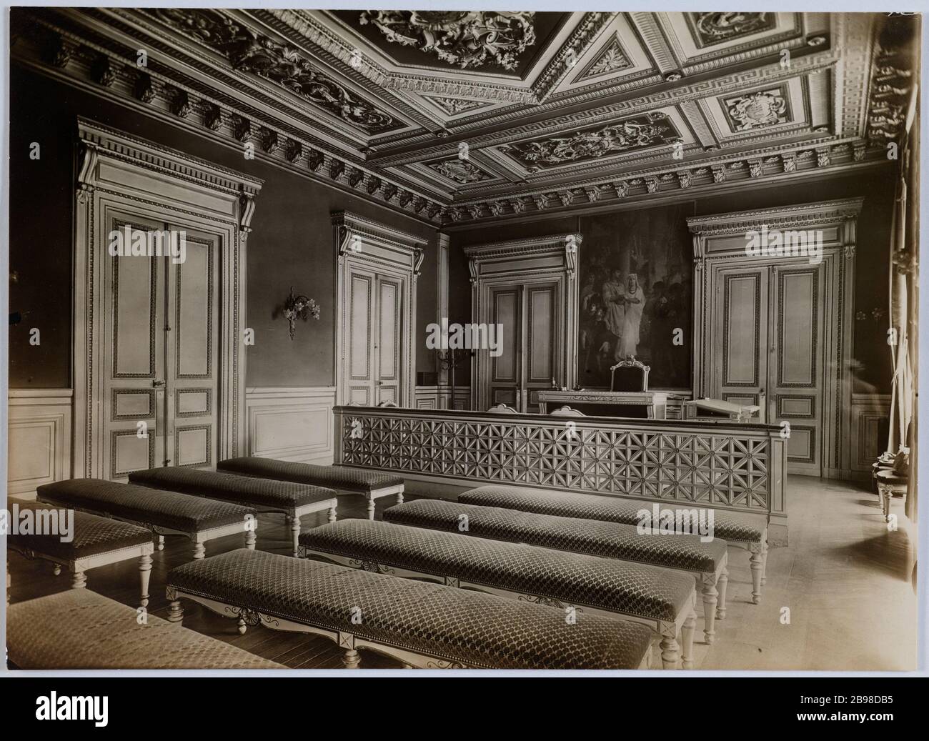 116 rue de Grenelle, sindaco del settimo, sala matrimoniale. 27 maggio 1918. 7° arrondissement di Parigi. '116 rue de Grenelle, mairie du VIIème, salle des mariages. 27 maggio 1918. Parigi (VIIème arr.)'. Photographie de Charles Lansiaux (1855-1939). Tigre au gélatino-bromure d’argent. Parigi, musée Carnavalet. Foto Stock