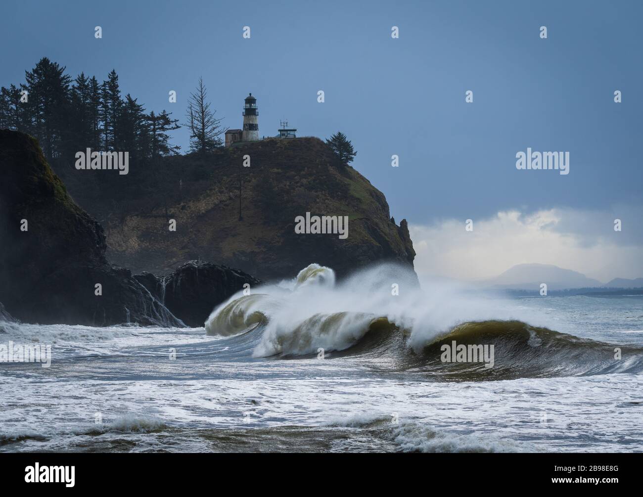 Ocean Waves al Cape Disappointment state Park Foto Stock