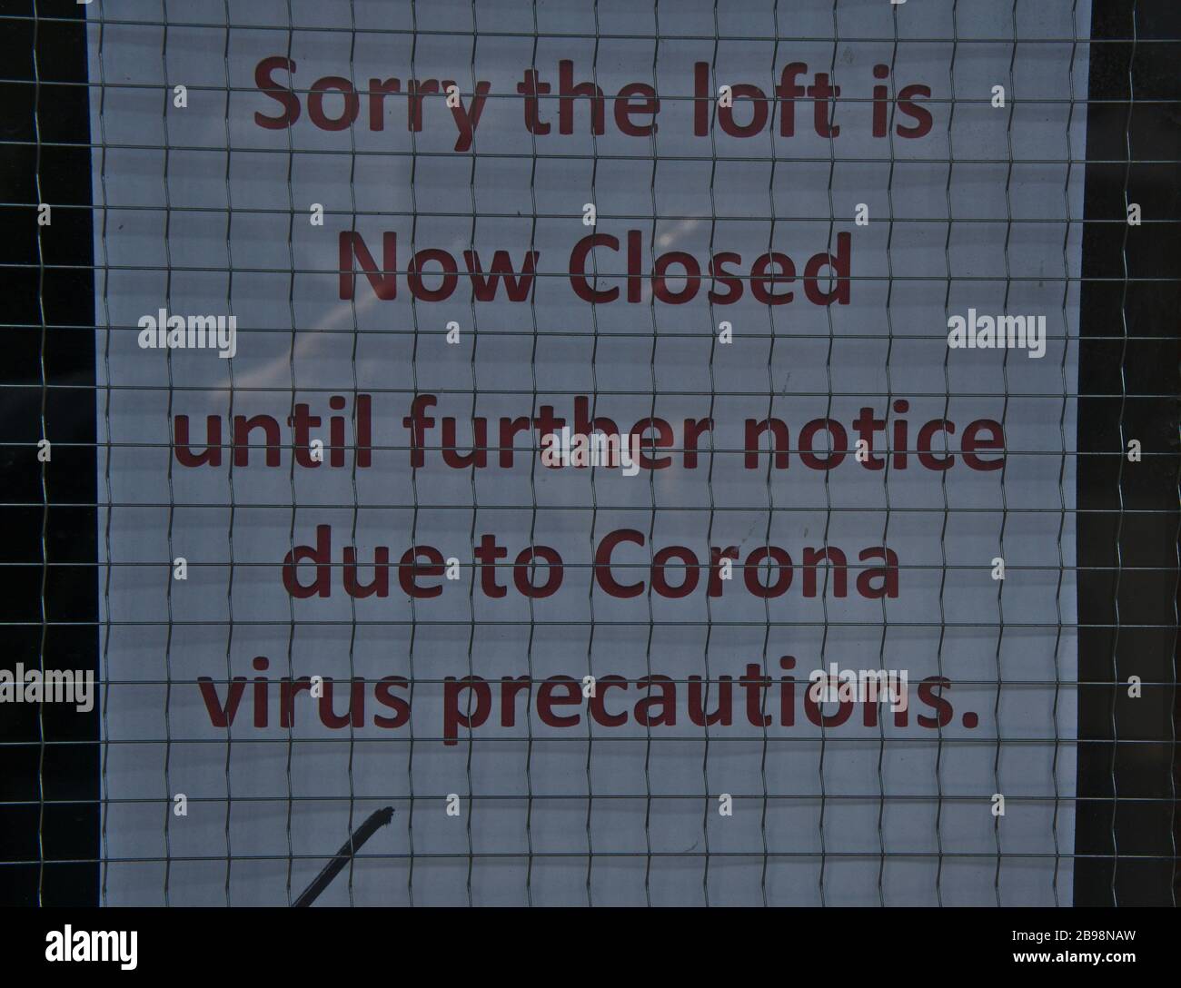 Finestra di accesso chiusa. Coronavirus pandemico. Stourbridgre. Midlands occidentali. Marzo 2020 Foto Stock