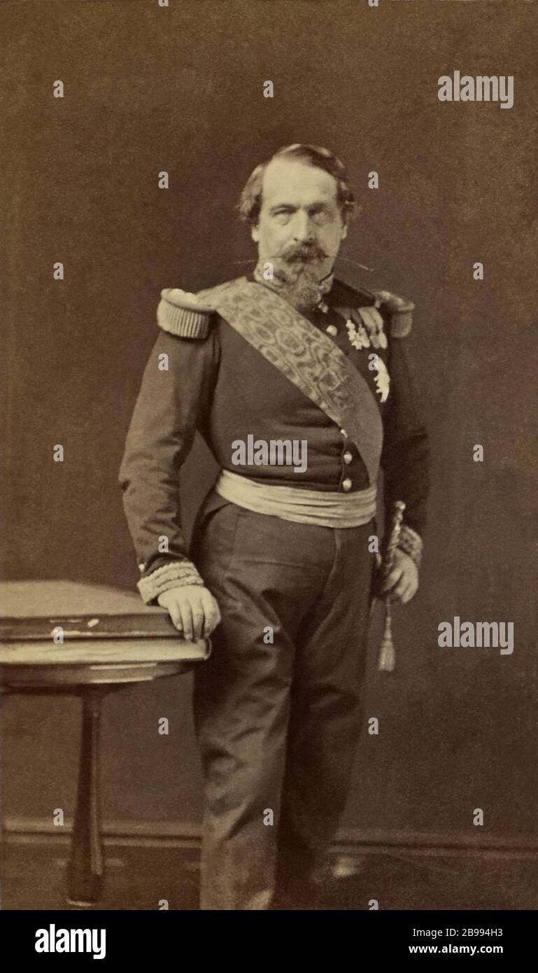 1862 ca., FRANCIA: L'imperatore francese NAPOLEONE III ( 1808 - 1873 , figlio di Luigi BONAPARTE e Ortensia Beauharnais ). Ritratto di Pierre Louis Pierson ( 1822 - 1913 ) , Parigi. - REALI - Royalty - nobili - nobiltà - Napoleone III - imperatore - baffi - baffi - baffi - baffi - baffi - barba - barba - barba - RISORGIMENTO - medaglie - medaglie - uniforme militare - divisa uniforme militare --- Archivio GBB Foto Stock