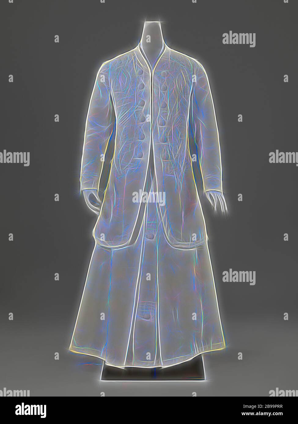 Tre quarti di camicia in cotone bianco tuta in cotone, decorate con pulsanti convessa e applique fatta di macchina pizzi, decorata con pulsanti convessa e appliques in pizzo. Modello: montato, con taglio rotondo-lontano pannelli anteriori, chiudendo gli uni contro gli altri per mezzo di ganci e occhielli. La parte posteriore è quasi militarmente intagliato e decorato con pulsante e tress fissaggio con cuciture laterali e con una martingala con pulsanti. Lungo bussole lisce. Passi cucita lungo il collo a v e sul retro, che vengono tagliati in corrispondenza della parte centrale anteriore con capesante di cava in cui sono presenti sei pulsanti vuoti in una doppia fila. Il Foto Stock