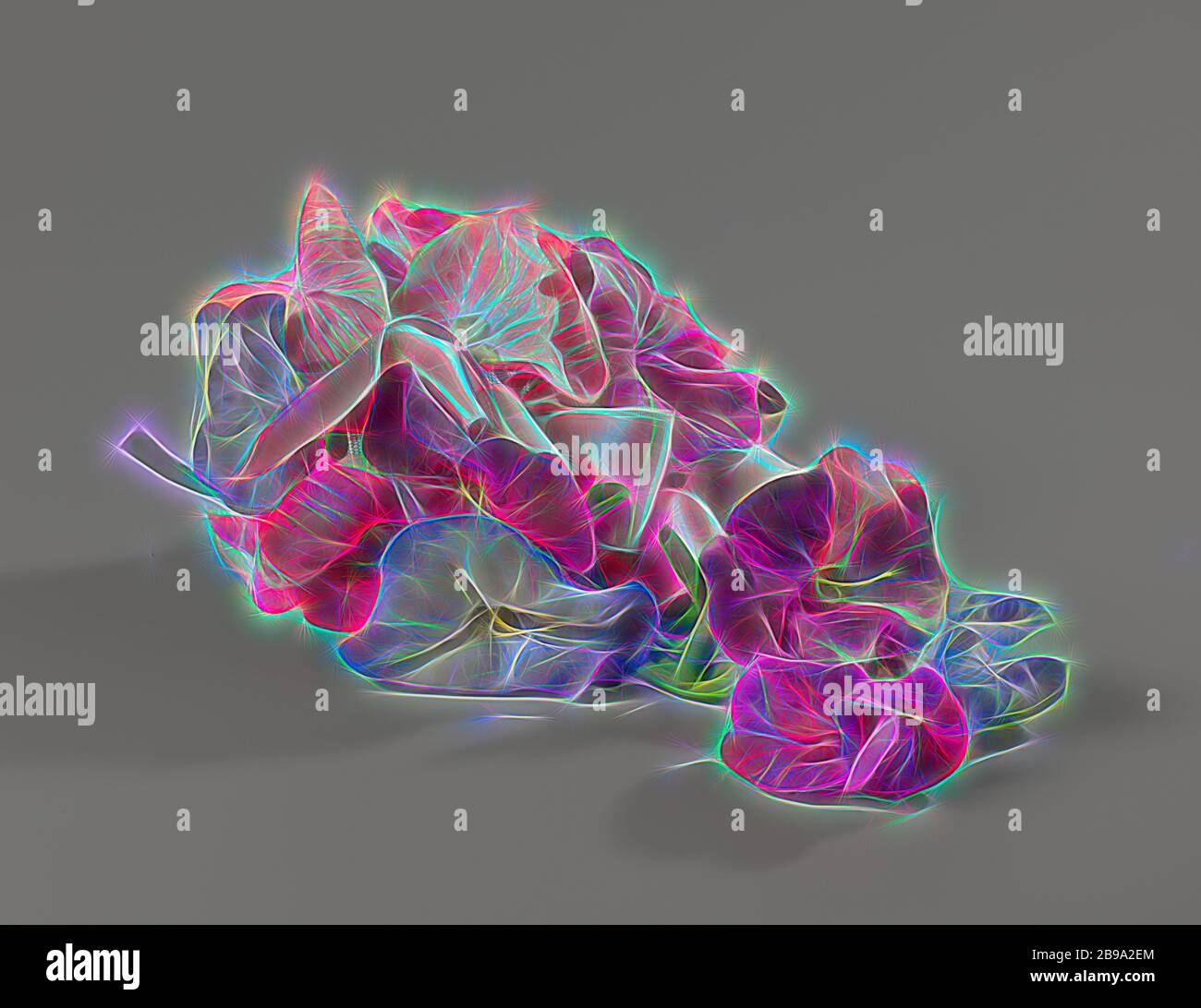 Cappellino con Glorie del mattino, cappellino di tarlatano marrone interamente decorato con seta rosa e blu-viola di seta e un arco rosa satinato. Dietro tre fiori appesi. Parigi, intorno al 1950., Elsa Schiaparelli, Parigi, c. 1948 - c. 1952, versionering, geheel, metallo, h 15 cm × w 14 cm × l 15 cm × l 20 cm, Reimagined by Gibon, design di calda e allegra luce incandescente di luminosità e di luminosità raggi di luce. Arte classica reinventata con un tocco moderno. La fotografia ispirata al futurismo, abbracciando l'energia dinamica della tecnologia moderna, del movimento, della velocità e rivoluzionando la cultura. Foto Stock