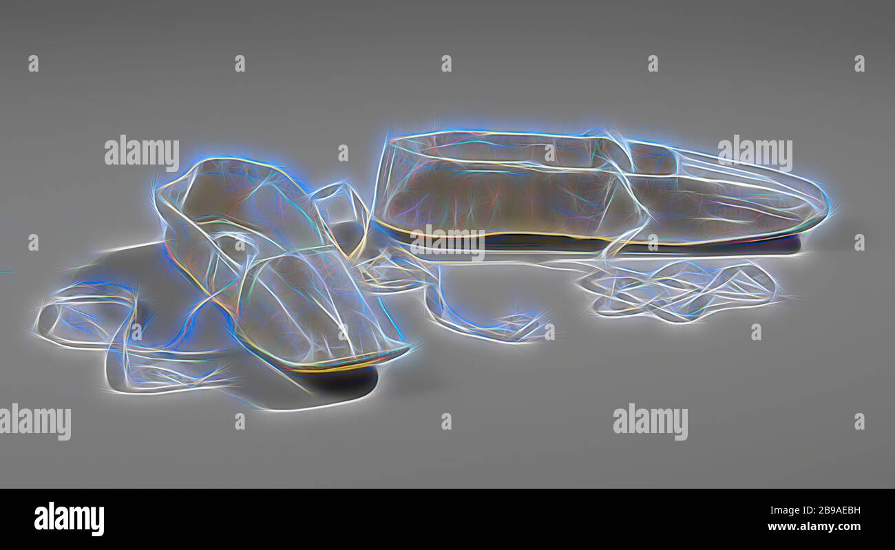 Paio di scarpe con lacci a nastro Seta color crema con naso quadrato e nastri di seta, scarpa in seta color crema con naso quadrato, nastro di seta e senza tacco, appartenente alla camice Empire Court, l'Aia, Cornelia Johanna Steengracht di Oostkapelle-van Nellesteyn, Hendrik Willem Berenbak, c. 1813 - c. 1825, blad, striklint, sgabello, adres, stampa, l 21 cm × l 5.5 cm × h 4.5 cm, Reimagined by Gibon, design di calda e allegra luce incandescente di luminosità e di radianza dei raggi di luce. Arte classica reinventata con un tocco moderno. Fotografia ispirata al futurismo, che abbraccia l'energia dinamica della tecnologia moderna, mo Foto Stock