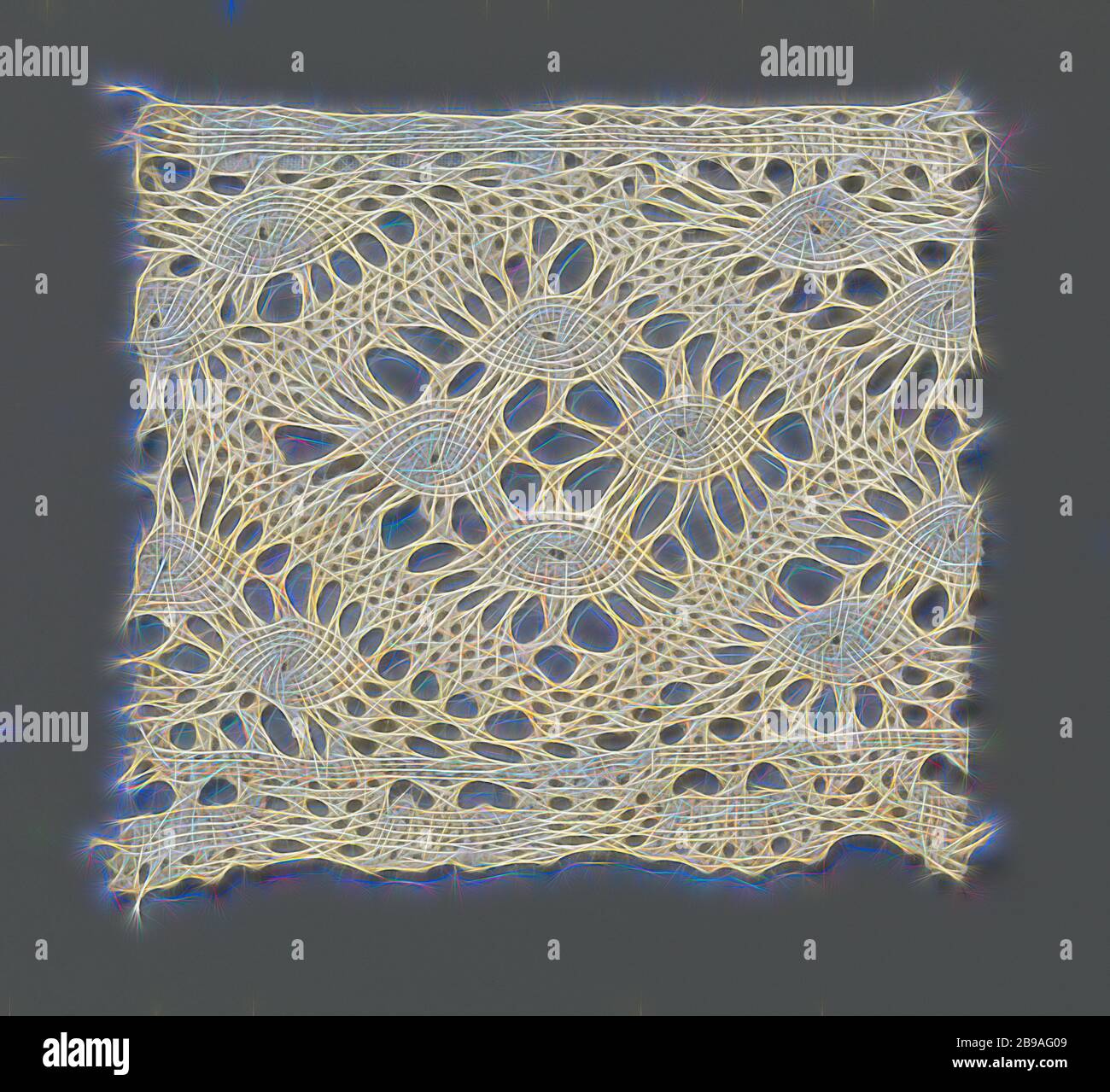 Striscia di pizzo dello stelo con quattro ovale appuntita negli angoli di un diamante naturale, bobina di nastro di pizzo, il tirante laterale. A causa della limitata lunghezza del nastro, l'intero modello non è visibile. Il disegno visibile è costituito da una fascia in corsa netto che definisce i contorni di un diamante. Nella finestra vi è una punta di forma ovale in ogni angolo. Il picco di ovali sono collegati gli uni agli altri e alla circonferenza della finestra con coppie di attraversamento. Sul lato esterno della finestra, due ovali appuntite sono collegati su ciascun lato, che sono completamente o parzialmente intatto. Essi sono in parte collegati da un traliccio di massa, a Bor Foto Stock