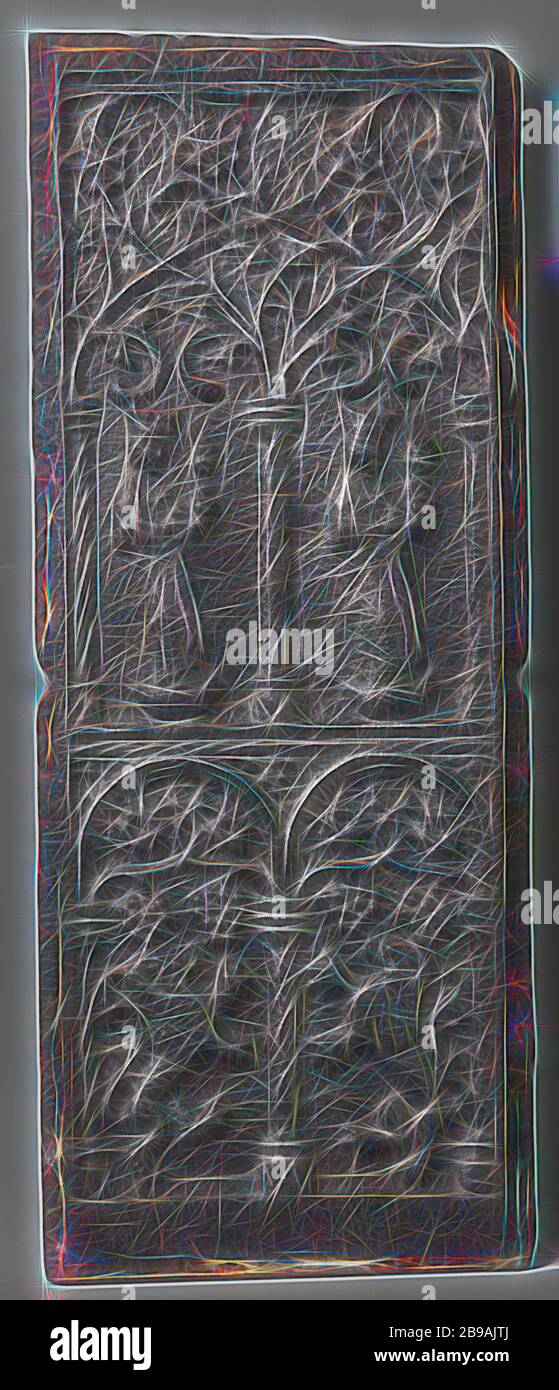 Piano cottura con due Maria con bambino e due leoni, piano cottura in ghisa, diviso in due zone. Nella zona superiore si può vedere Maria e bambino due volte al centro di tre colonne con lavori snelli sopra. Nella zona inferiore, un leone è mostrato due volte tra tre colonne che si trovano sulle gambe posteriori. Sopra i leoni, due grappoli di uva e rango opera, Madonna: Maria in piedi (o mezza lunghezza), Cristo-bambino vicino al suo seno, anonimo, Germania, c.. 1475 - c. 1525, ferro (metallo), fondatrice, h 84 cm × w 32.5 cm × w 31 kg, Reimagined by Gibon, design di calda allegra luce di luminosità e. Foto Stock