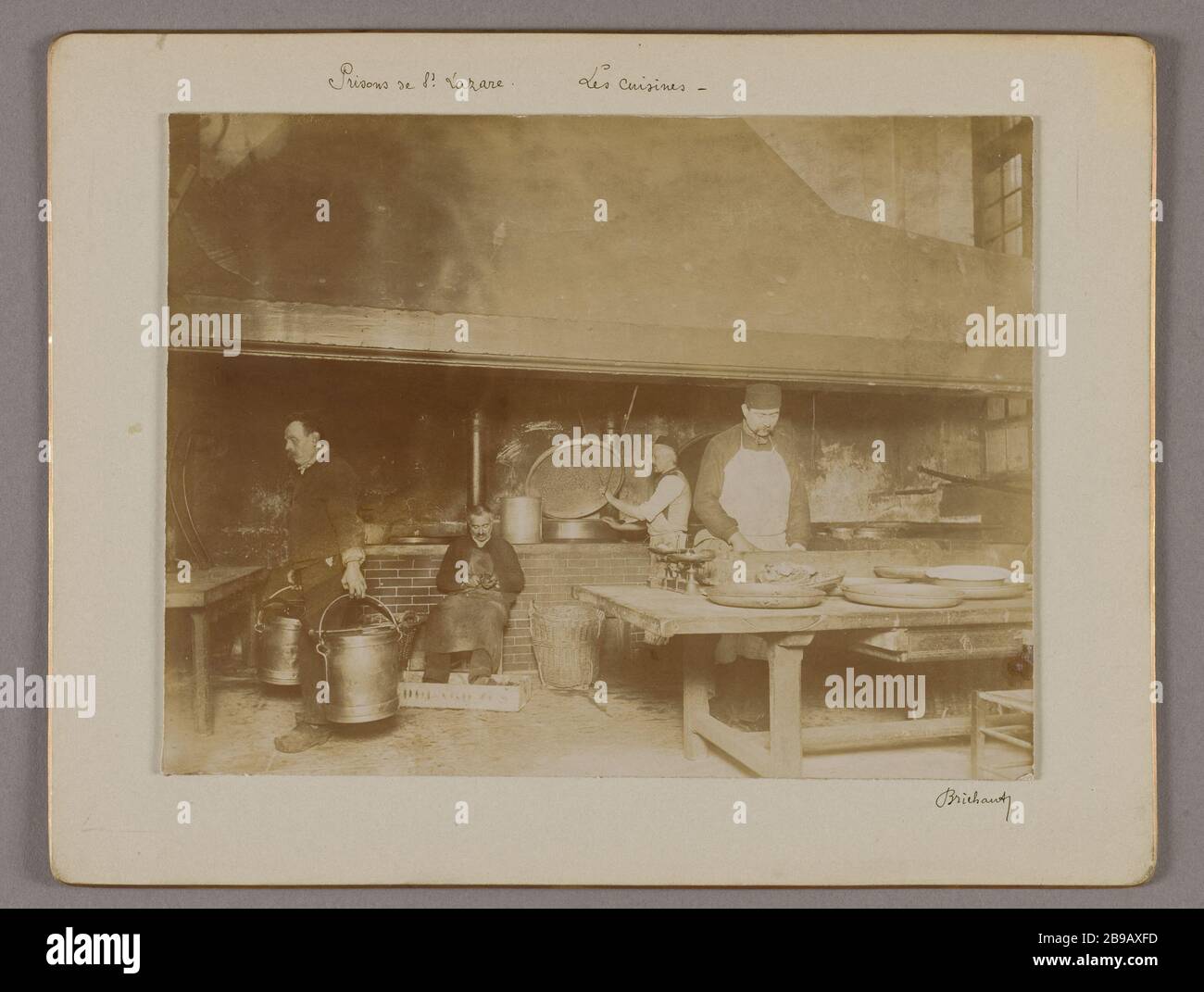 CUCINE, CARCERE SAINT-LAZARE, 107 RUE DU FAUBOURG SAINT-DENIS, 10 ° DISTRETTO cucine, carcere Saint-Lazare, 107 rue du faubourg Saint-Denis. Parigi, 10ème arr., 1898. Photographie d'Albert Brichaut. Parigi, musée Carnavalet. Foto Stock