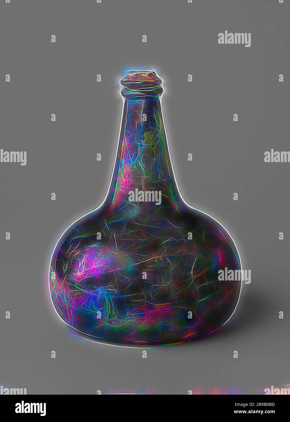 Bottiglia di vino con vino del relitto delle Indie Orientali 't Vliegend Hart, bottiglia di vino a forma di cipolla di vetro verde riempito con vino rosso (porto) e chiuso con sughero. Il filo di chiusura è scomparso, olandese East India Company, 't Vliegend Hart (nave), Paesi Bassi, 1700 - 3-Feb-1735, bicchiere, vino, h 18.2 cm Ã- d 14.2 cm, Reimagined by Gibon, design di calda allegra luce e luminosità irradiare raggi. Arte classica reinventata con un tocco moderno. La fotografia ispirata al futurismo, abbracciando l'energia dinamica della tecnologia moderna, del movimento, della velocità e rivoluzionando la cultura. Foto Stock