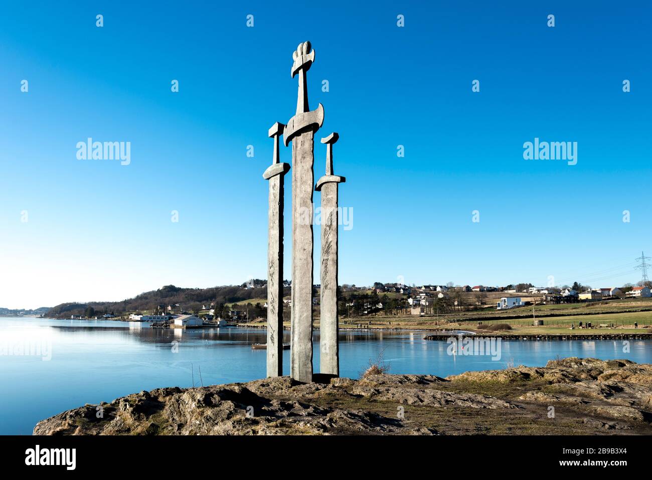 Spada nella roccia o monumento "Sverd i fjell", una delle principali attrazioni turistiche di Stavanger, Norvegia, febbraio 2018. Il monumento è svelato dal norvegese Foto Stock