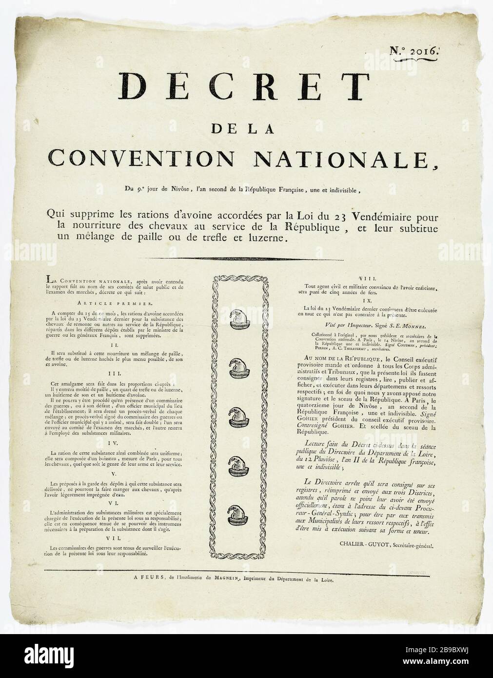 No.. 2016. DECRETO DELLA CONVENZIONE NAZIONALE a decorrere dal 9° giorno di Nivose, secondo anno della Repubblica francese, uno e indivisibile, che sopprime la razione di avena concessa dalla legge 23 Vendémiaire per l'alimentazione dei cavalli al servizio della Repubblica, e subtiture [sic] una miscela di paglia o trifoglio [sic] e lucerna. Affiche sur le décret de la Convention nationale qui supprime les rations d'avoine accordées par la loi du 23 Vendémiaire pour la nourriture des chevaux au service de la République, et leur sostitue un mélange de paille ou de trèfle et luzerne. Gravure sur bois et typicraphie, 1793. Param Foto Stock