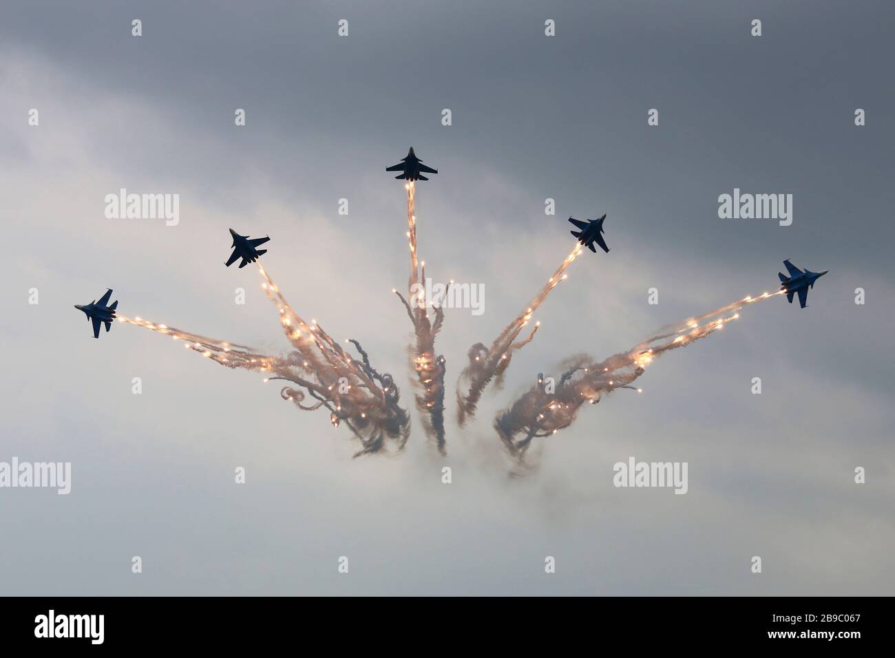 Sukhoi su-30SM caccia al jet della squadra russa di aerobatica dei Cavalieri. Foto Stock