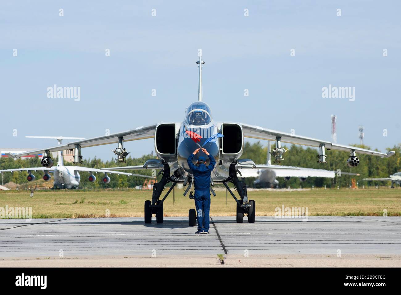 Aereo militare da combattimento-bombardiere JH-7A dell'Esercito di Liberazione del Popolo. Foto Stock