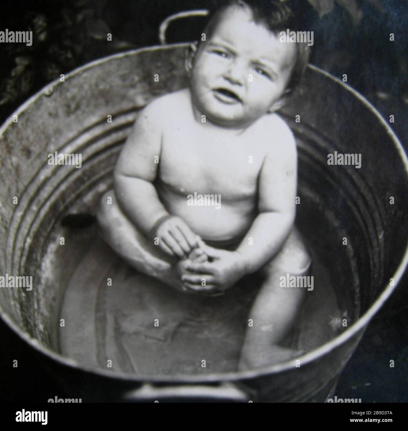 Vasca da bagno in zinco immagini e fotografie stock ad alta risoluzione -  Alamy
