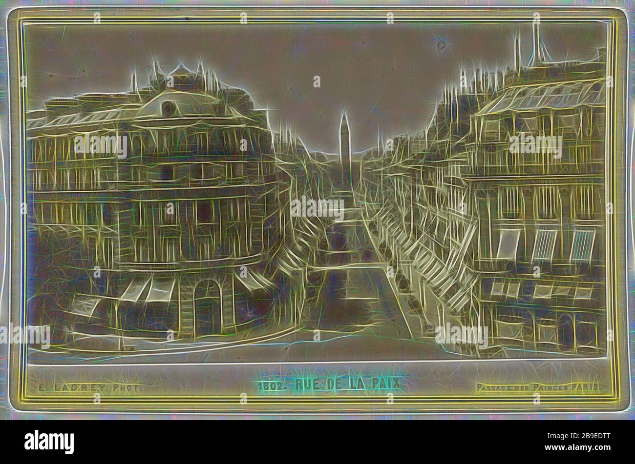 Rue de la Paix, Ernest Ladrey (francese, Parigi attiva, Francia 1860s), 1865 - 1871, stampa d'argento albume, Reimagined by Gibon, design di calore allegro luce di luminosità e raggi di luce radianza. Arte classica reinventata con un tocco moderno. La fotografia ispirata al futurismo, che abbraccia l'energia dinamica della tecnologia moderna, del movimento, della velocità e rivoluziona la cultura. Foto Stock