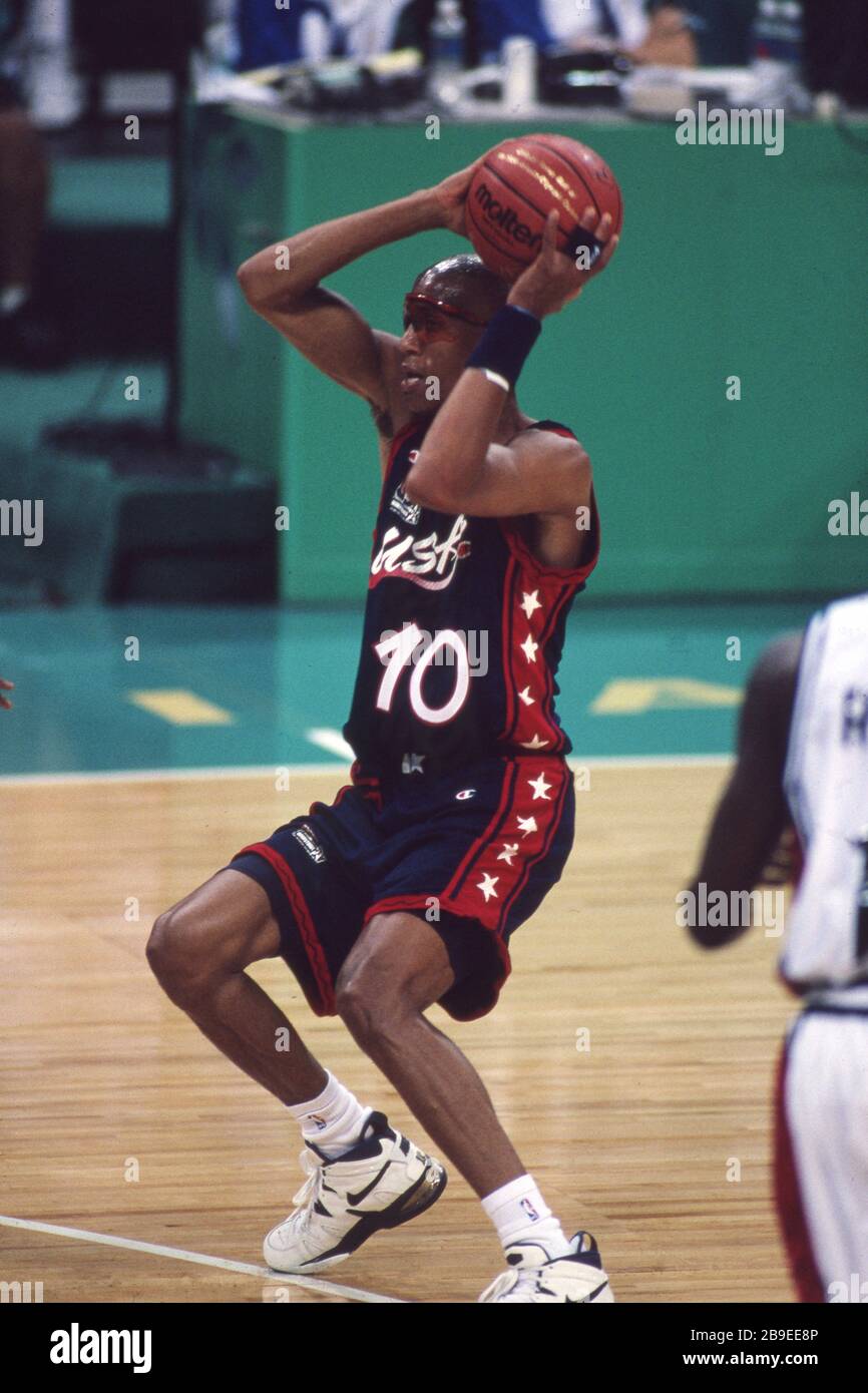 Primo: 22 luglio 1996 Sport, basket, uomini, Olimpiadi maschili, Olimpiadi estive, Atlanta, 96, 1996, vecchie immagini, USA vince la medaglia d'oro USA - Angola 87:54 Reggie Miller, figura intera, 5x NBA All-Star | utilizzo in tutto il mondo Foto Stock