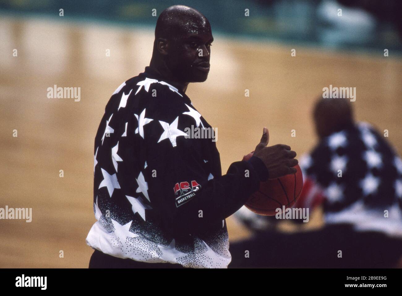 Primo: 22 luglio 1996 Sport, basket, uomini, Olimpiadi maschili, Olimpiadi estive, Atlanta, 96, 1996, vecchie immagini, USA vince la medaglia d'oro USA - Angola 87:54 Shaquille o'Neal, mezza figura, rapper, Hall of Fame, 14x All-NBA team, gesto, pollici su | utilizzo in tutto il mondo Foto Stock