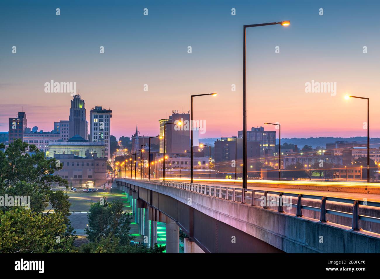 Youngstown, Ohio, Stati Uniti d'America skyline del centro al crepuscolo. Foto Stock