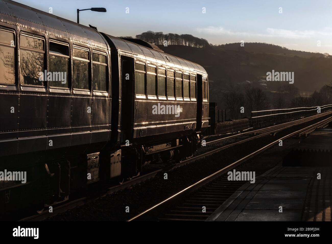 Northern Rail in classe 142, treno di pacer 142043 a Whalley, Lancashire, sulla linea Ribble Valley Foto Stock