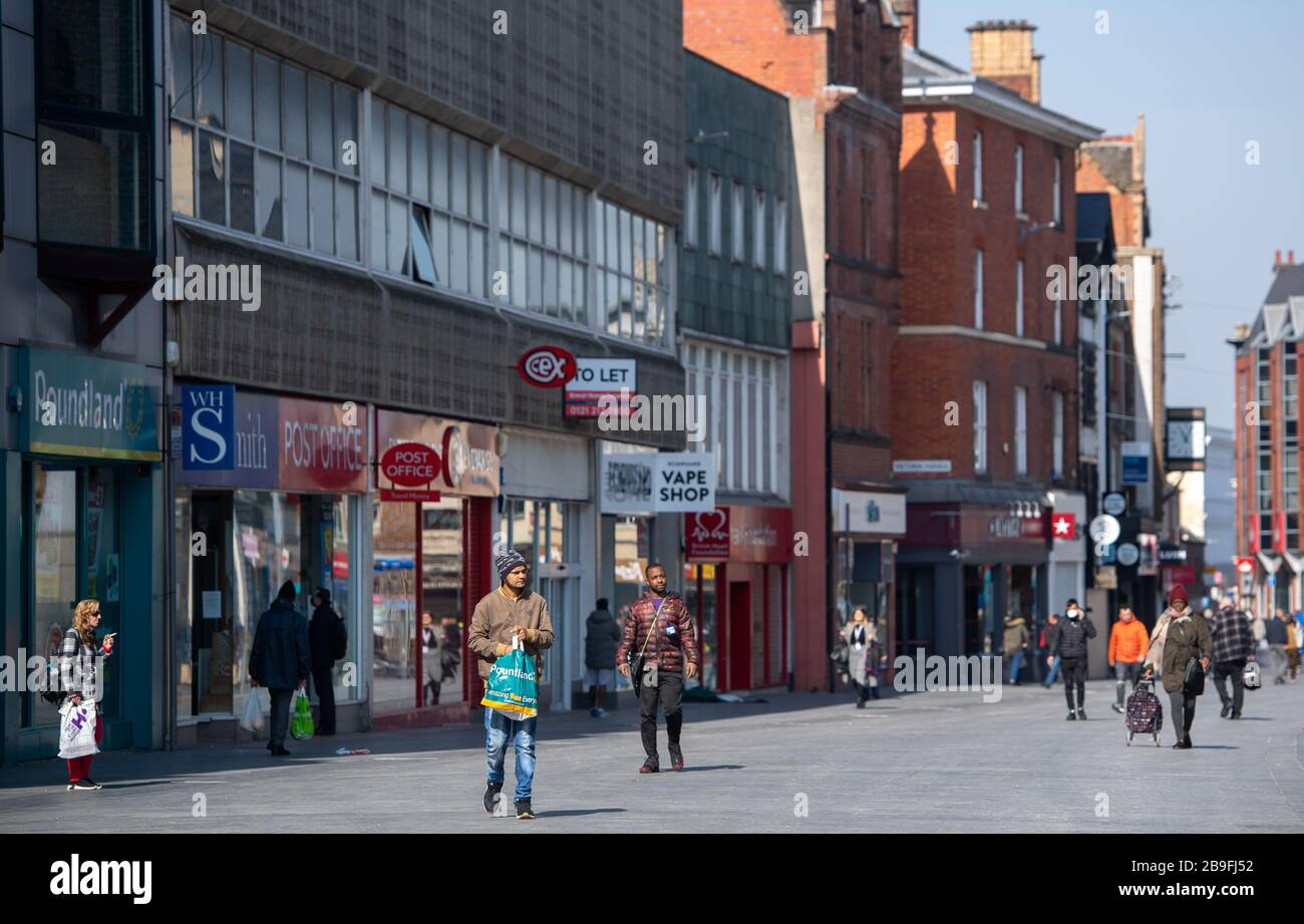 Gallowtree Gate a Leicester, il giorno dopo che il primo ministro Boris Johnson ha messo il Regno Unito in una situazione di blocco per contribuire a frenare la diffusione del coronavirus. Foto Stock