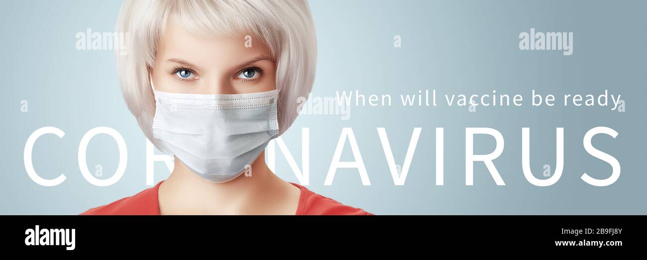 Bella donna europea in maschera medica protettiva su sfondo grigio con il testo coronavirus e la domanda quando il vaccino sarà pronto. Panor Foto Stock