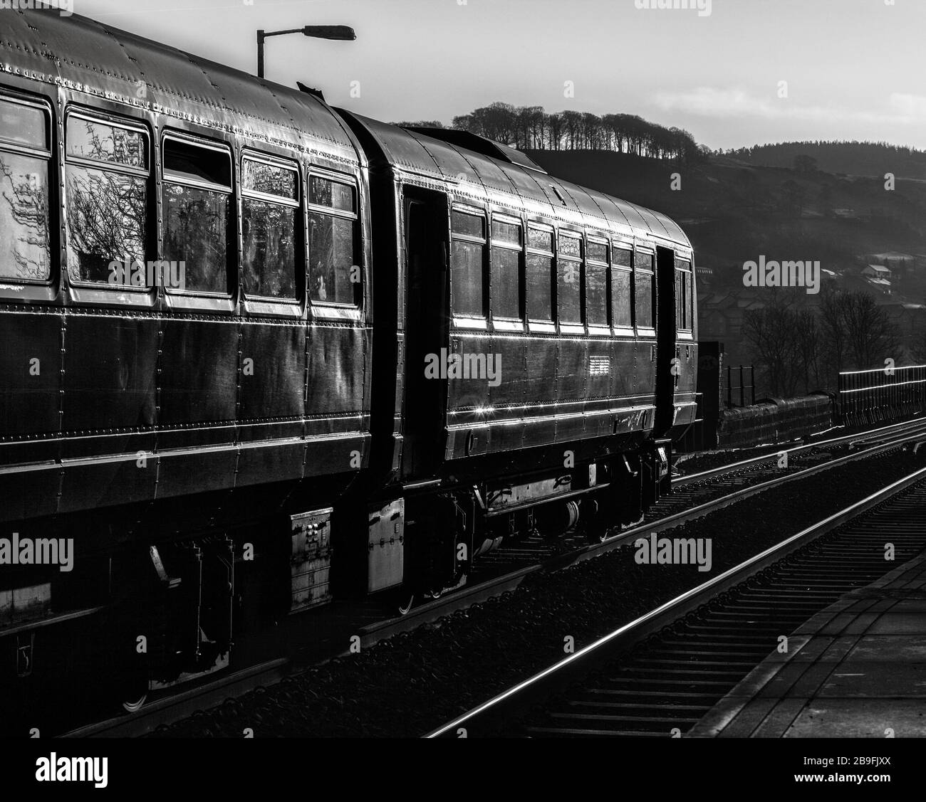 Northern Rail in classe 142, treno di pacer 142043 a Whalley, Lancashire, sulla linea Ribble Valley Foto Stock