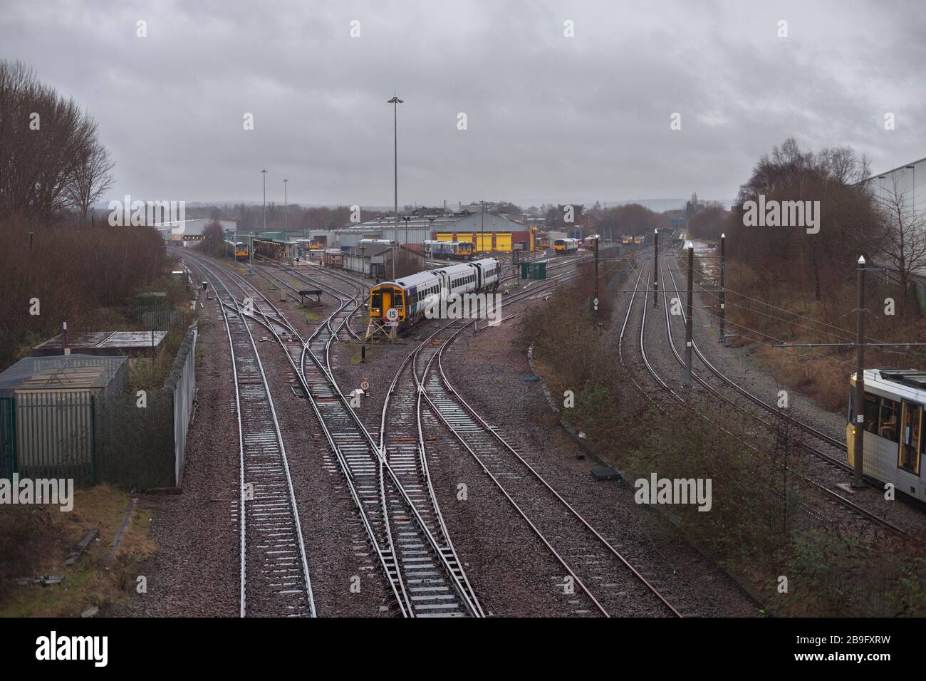 Northern rail classe 158 sprinter trenino nella shunt presso il magazzino di manutenzione del treno Newton Heath di Northern Rail, Manchester. Foto Stock