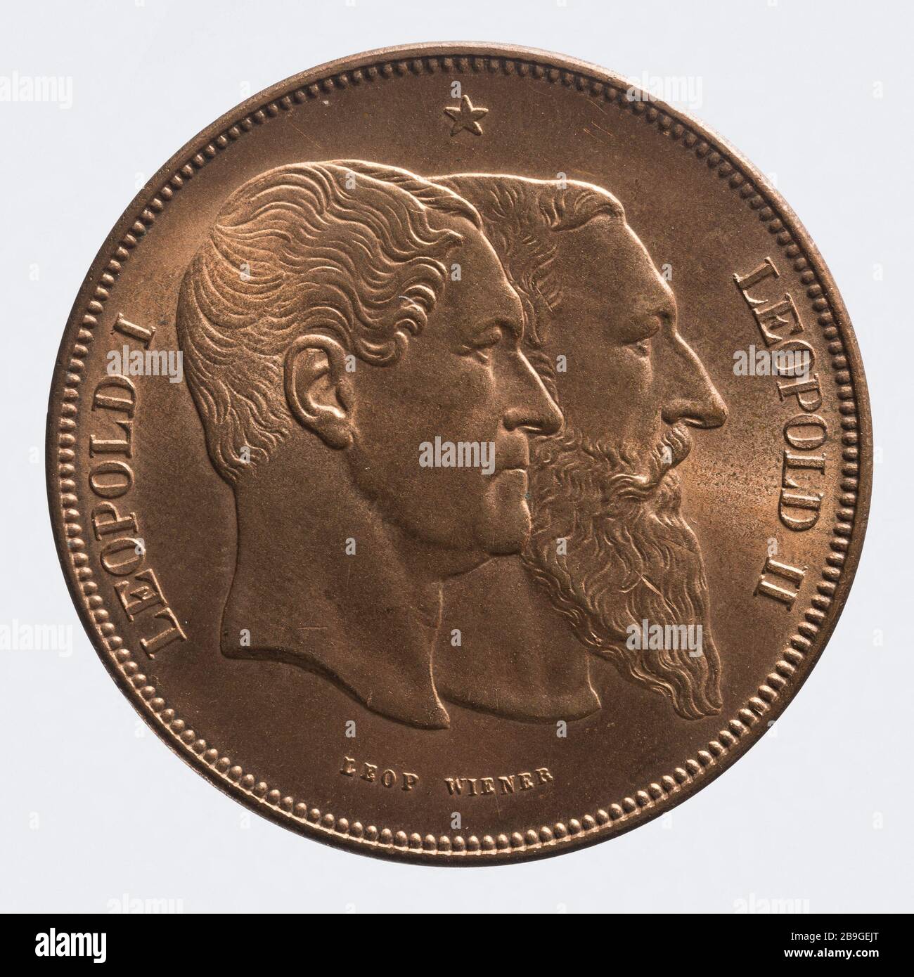 Busti multipli di Leopoldo i (1790-1865), primo re del Belgio (1831-1865), e Leopoldo II (1835-1909), secondo re del Belgio (1865-1909) Wiener, Leopold (1823-06-02 1891-02-11 ) | Devaux, Bernard | Wiener, Carl Karl ou Charles ( 1832-03-25 it 1888-08-15 ). "Bustes accolés de Léopold Ier (1790-1865), Premier roi des Belges (1831-1865), et de Léopold II (1835-1909), deuxième roi des Belges (1865-1909)". Parigi, musée Carnavalet. Foto Stock